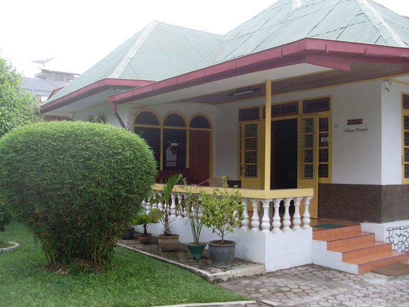 Wisma Mutiara Паданг Экстерьер фото